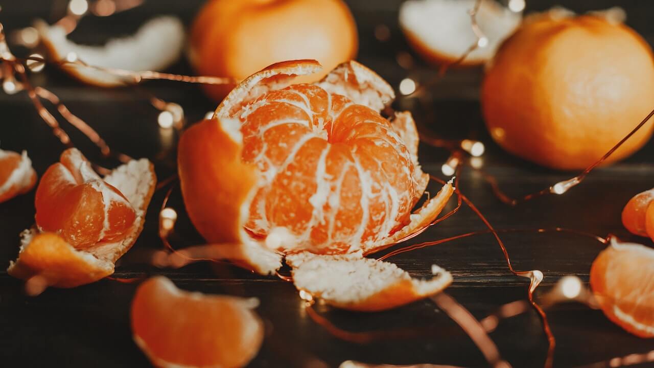 whitening your teeth with a orange peel