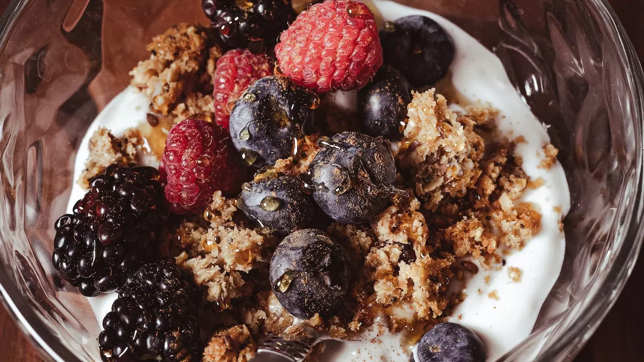 Yogurt With Berries for Diabetics