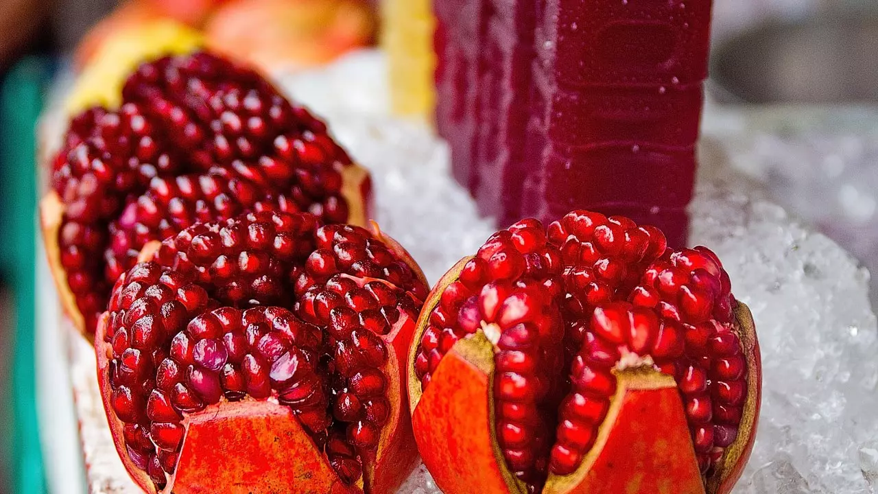 pomegranate juice benefits for skin