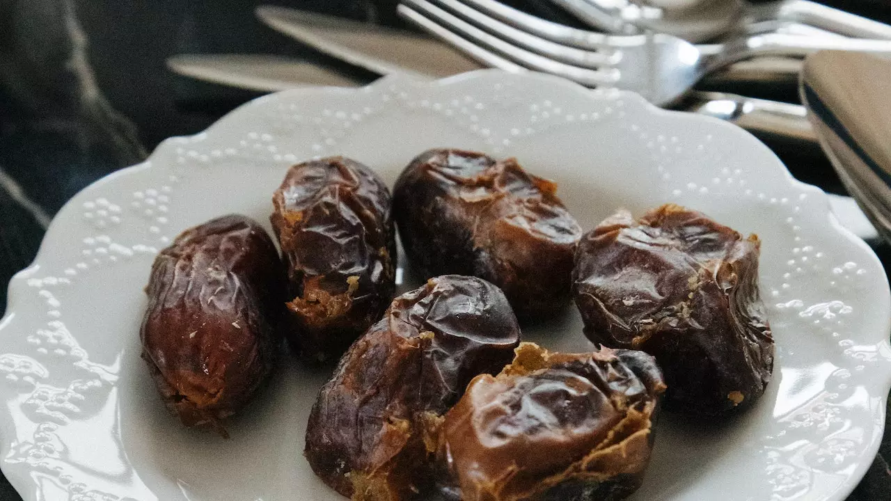 breaking intermittent fast with dates