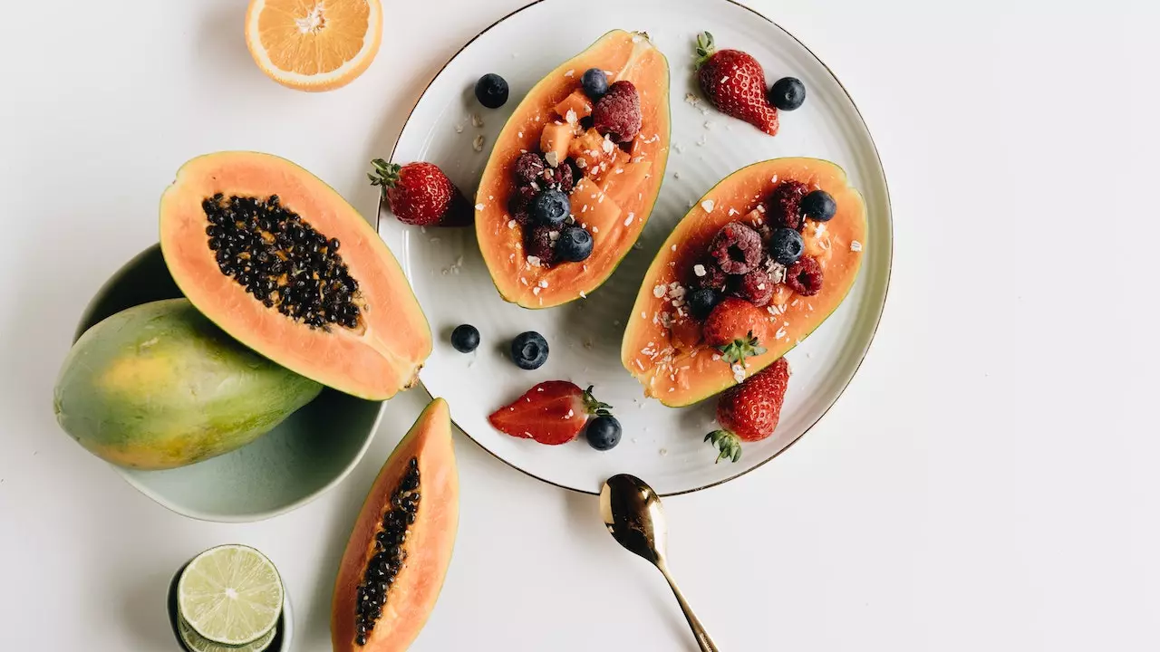 Health Benefits of Eating Papaya on an Empty Stomach