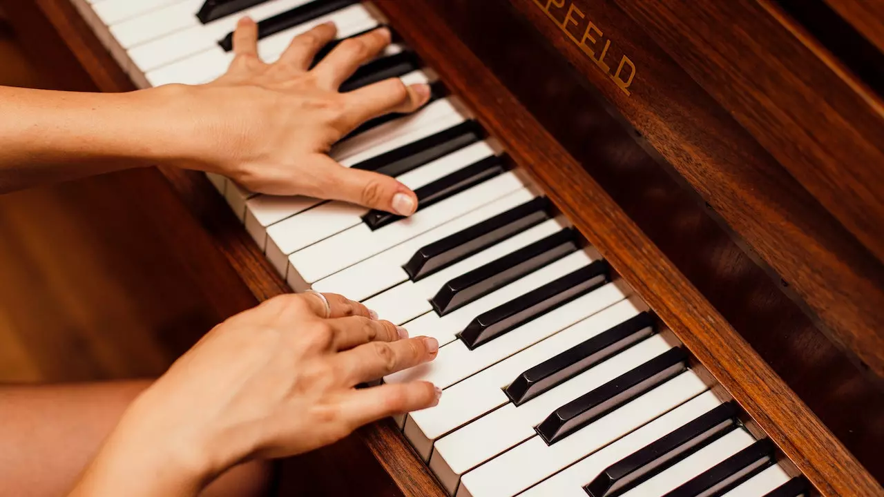 Movement Therapy, or ‘Piano Hands’
