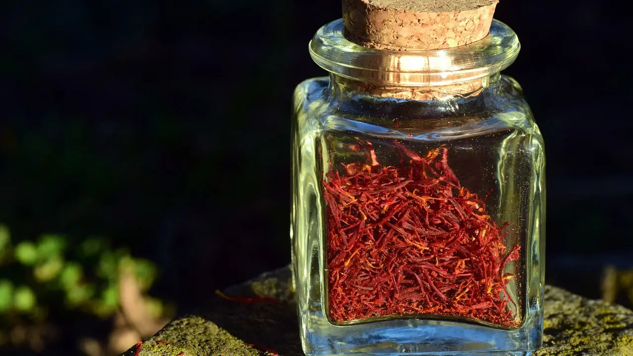 5 Health Benefits of Saffron Tea