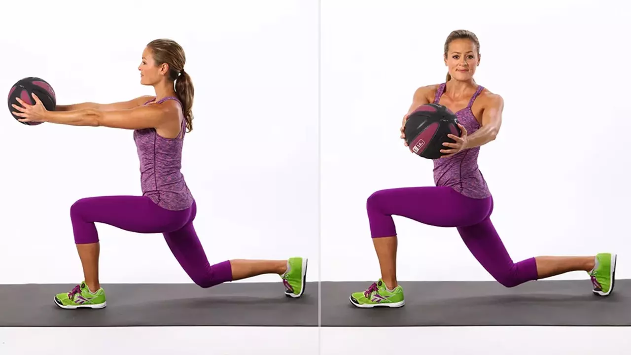 Twisting Lunges - Enhancing liver health with core twist