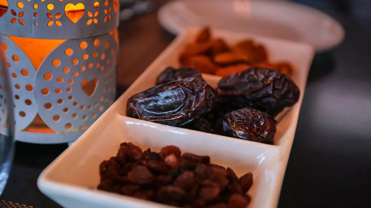 Which dry fruits should be soaked and eaten?