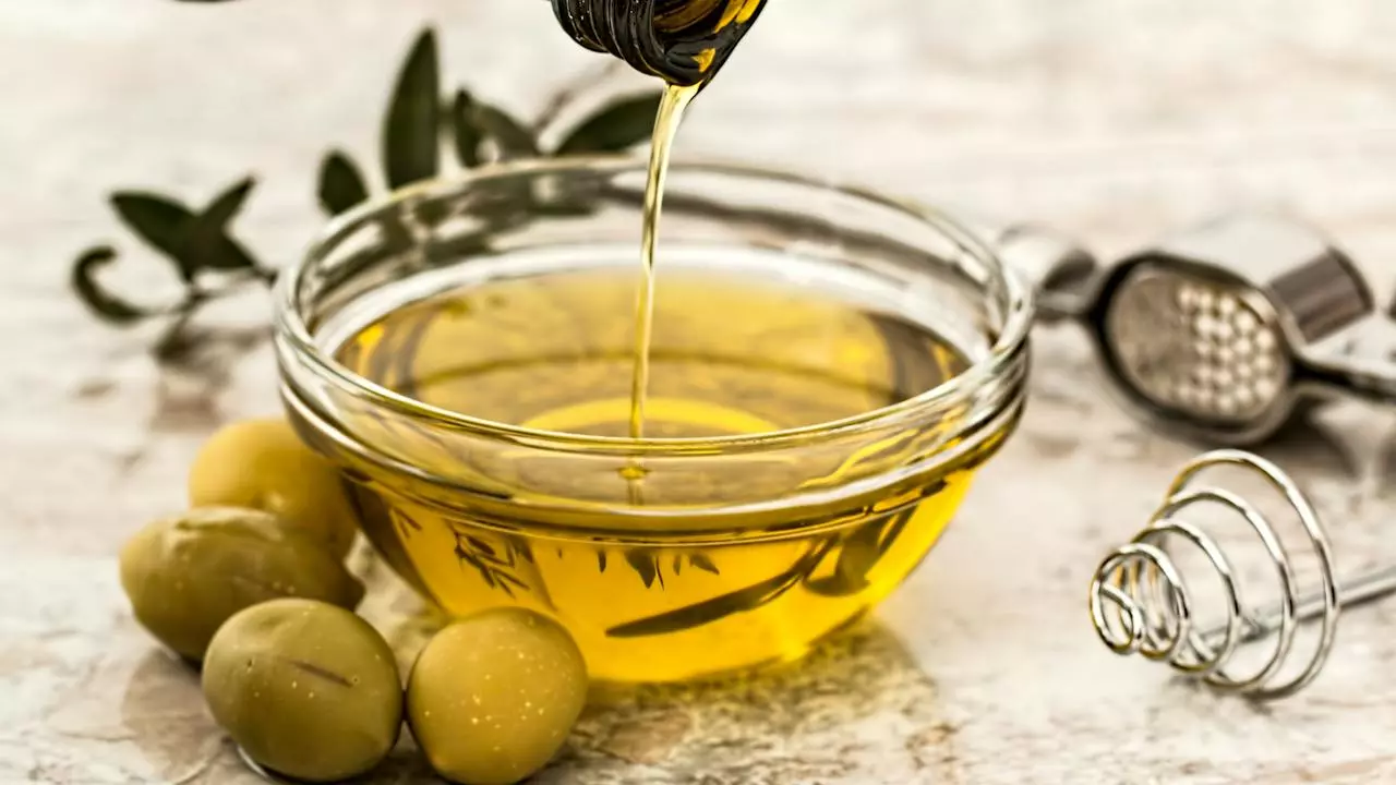 Benefits of olive oil for skin before and after