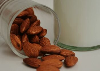 benefits of almond milk