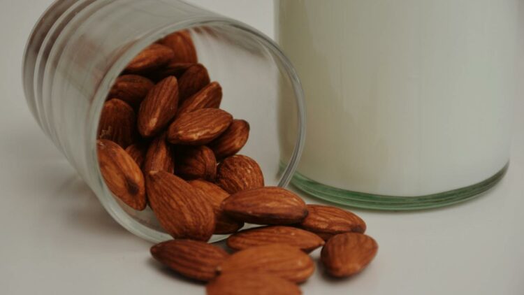 benefits of almond milk