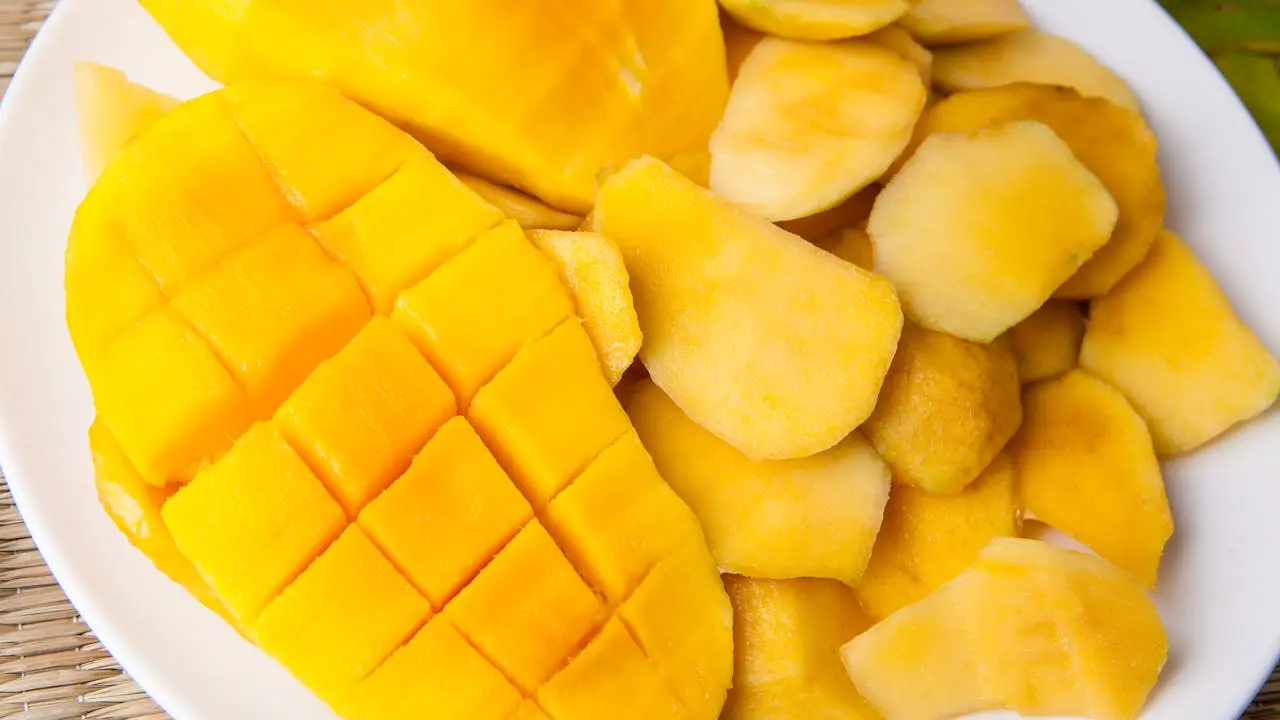 healthiest summer fruits