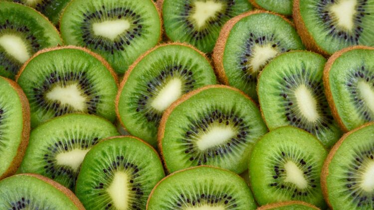 benefits of eating kiwi