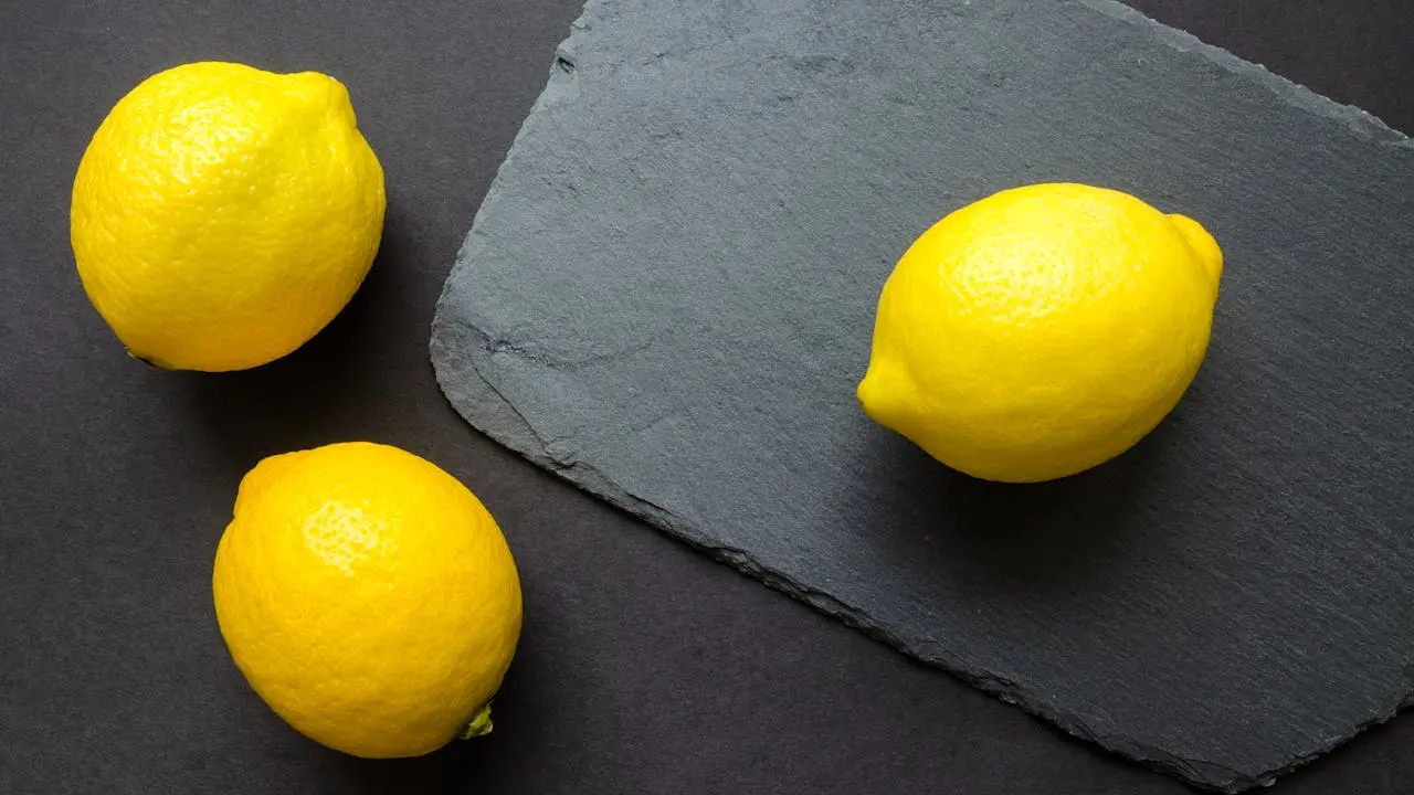 fruits that help in flat tummy