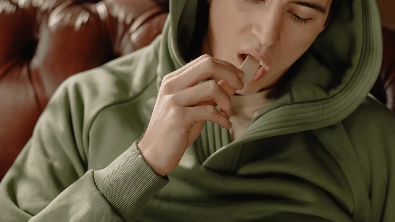 effects of chewing nicotine gum long term