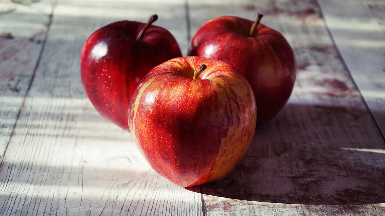 eating an apple a day for a month results